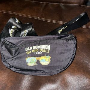 Old Dominion Country Music No Bad Vibes Tour Fanny Bag body